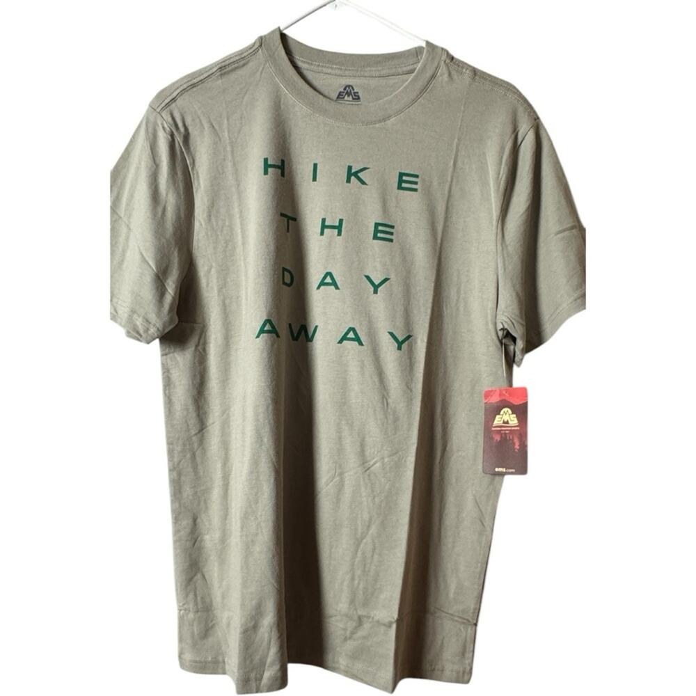 EMS Sports Men's Short Sleeve Crew Neck Hike The Day Graphic Tee Sz M NWT